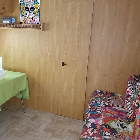 Mobil Chez Un Particulier Pour 1 A 3 Personnes A 800 M De La De Valras Pas Dans Un Campingplatz