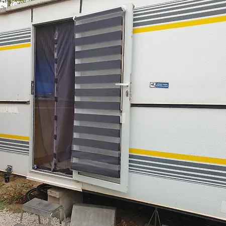 Campsite Chez Un Particulier Pour 1 A 4 Personnes A 800 M De La Sur Terrain En Autonomie Solaire Serignan