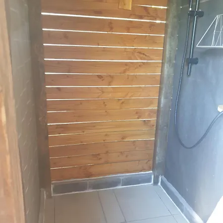 Mobil Chez Un Particulier Pour 1 A 3 Personnes A 800 M De La De Valras Pas Dans Un Campingplatz