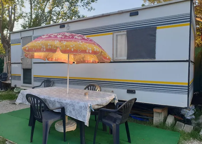Kemping Mobil Chez Un Particulier Pour 1 A 3 Personnes A 800 M De La De Valras Pas Dans Un *