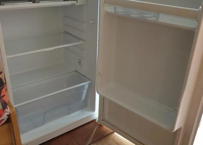 Mobil Chez Un Particulier Pour 1 A 3 Personnes A 800 M De La De Valras Pas Dans Un *